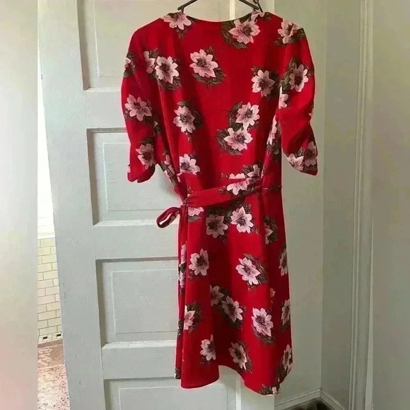 floral red sundress wrap around with puffy sleeves size large - Picture 9 of 9